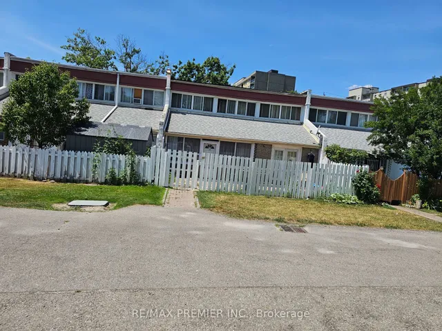 Additional image 8 of 2901 Jane St Unit Unit 15