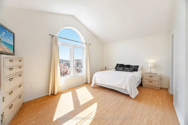 Additional image 17 of 31 Rocky Point Cres