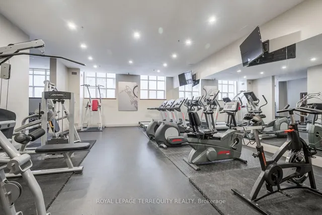 Additional image 39 of 438 Richmond St Unit 722