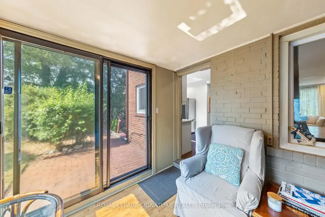 Additional image 19 of 2 Guytoi Crt