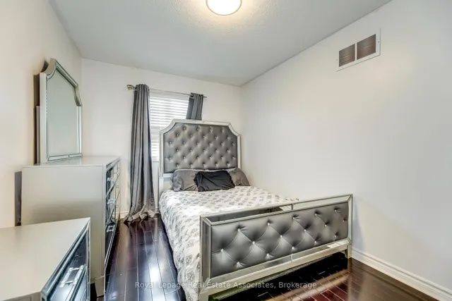 Additional image 15 of 4 Flatfield Way