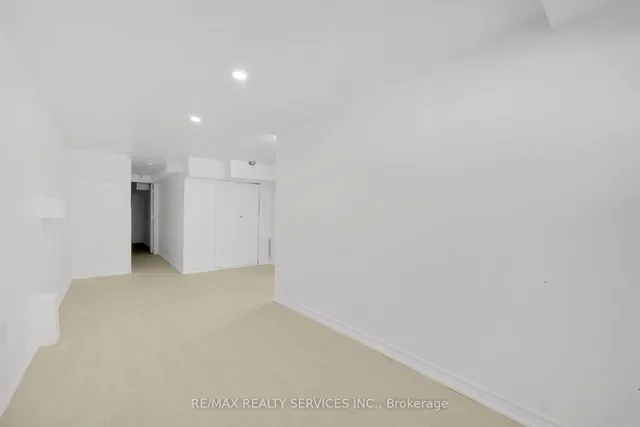 Additional image 39 of 3059 Finch Ave Unit 45