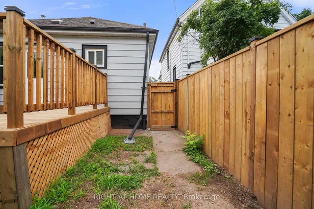 Additional image 11 of 133 Barons Ave