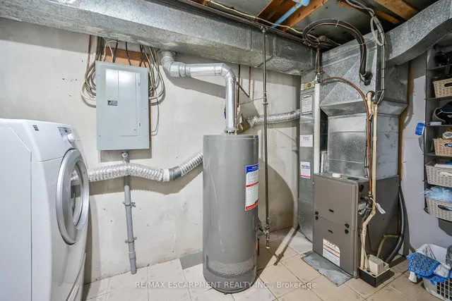 Additional image 35 of 1460 Garth St Unit 18