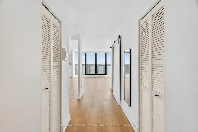 Additional image 2 of 33 Harbour Sq Unit 1423