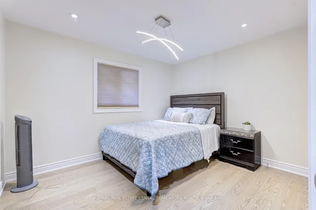 Additional image 34 of 17 Frost St