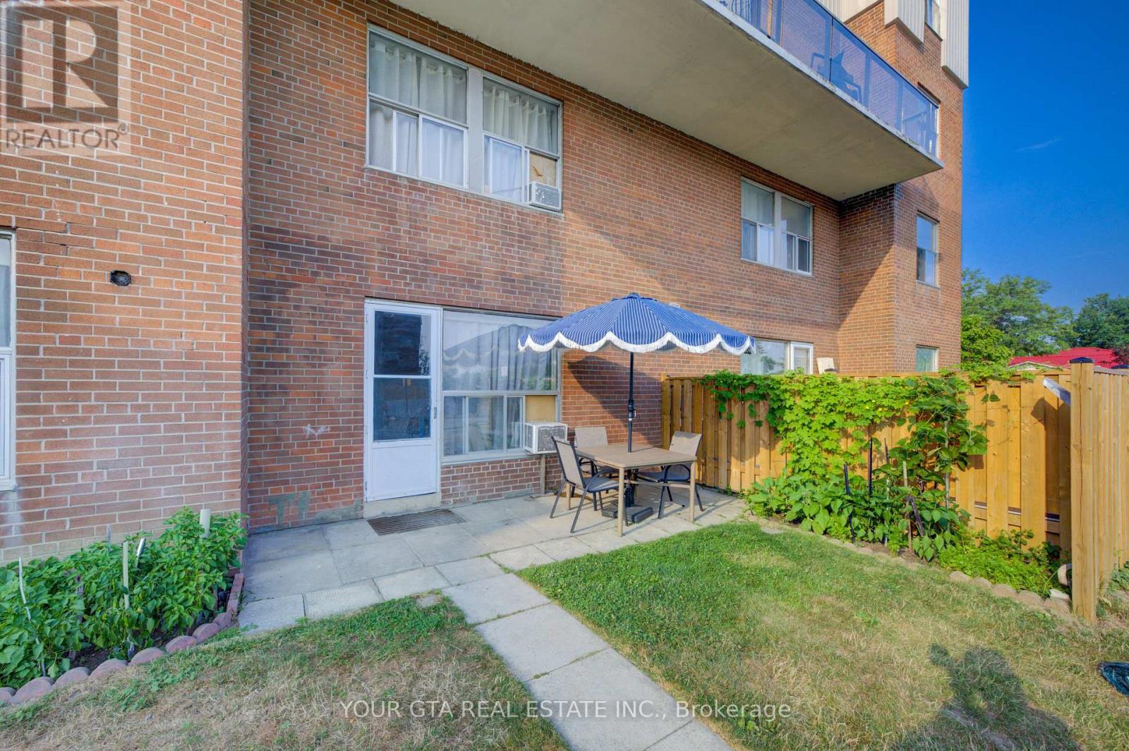 122 - 1055 B FORESTWOOD DRIVE|Mississauga (Erindale), Ontario L5C2T8