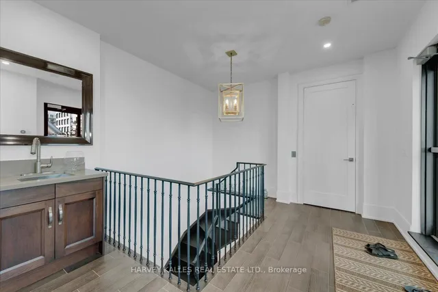 Additional image 39 of 70 Roehampton Ave Unit PH15