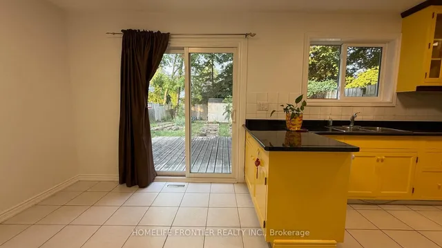 Additional image 2 of 154 Freshmeadow Dr