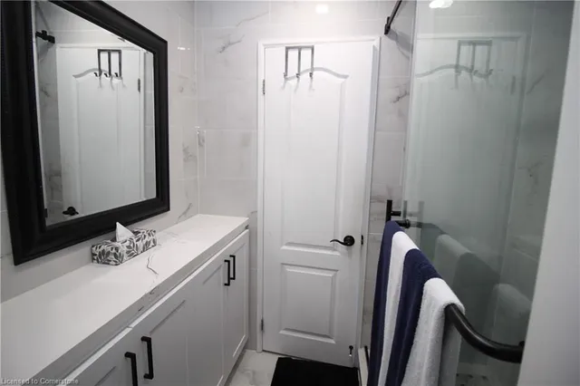 Additional image 29 of 90 Ling Rd Unit 904