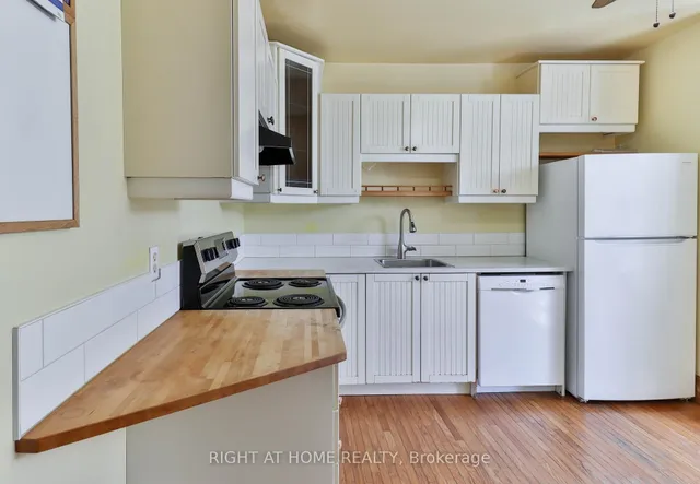 Additional image 27 of 948 Runnymede Rd