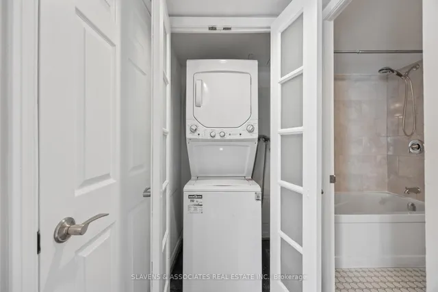 Additional image 16 of 71 Charles St Unit 1502