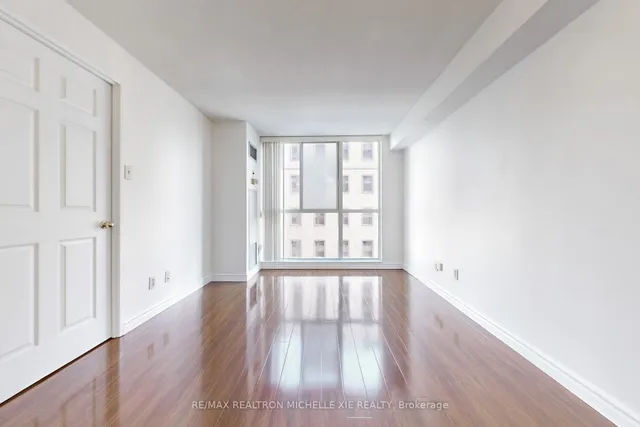 Additional image 9 of 736 Bay St Unit 1009
