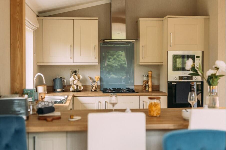 Additional image 5 of BA13 4EH