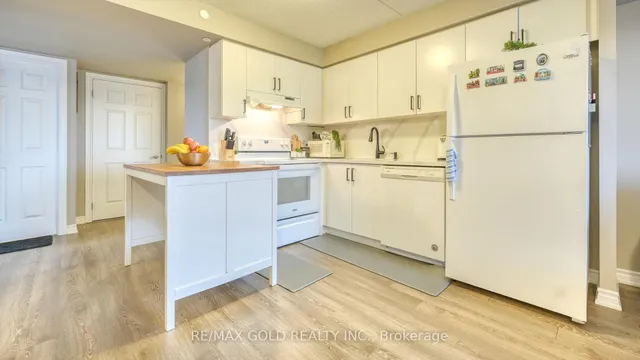 Additional image 20 of 716 Main St