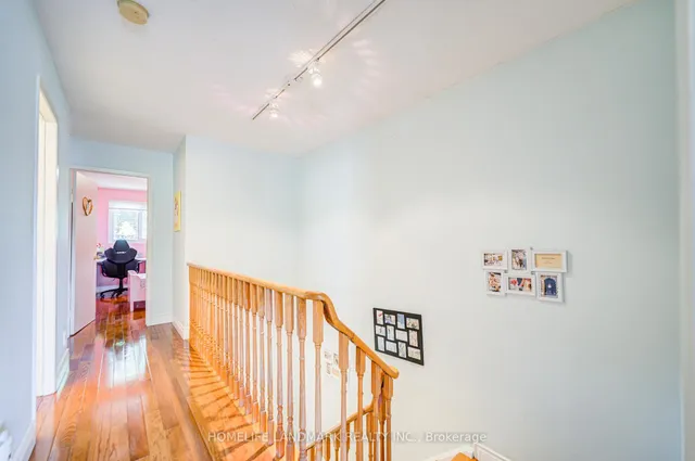 Additional image 23 of 177 Roxanne Cres