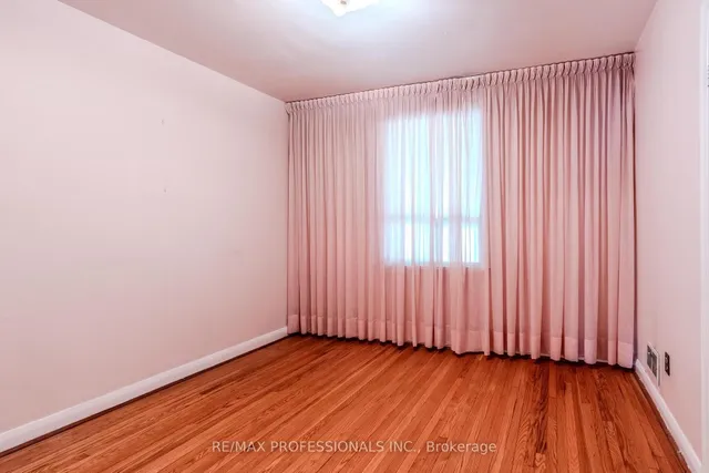 Additional image 26 of 15 Nordin Ave