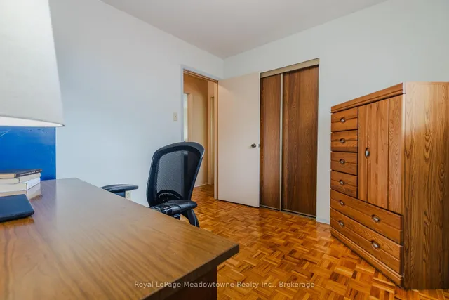 Additional image 26 of 840 Cedarbrae Ave