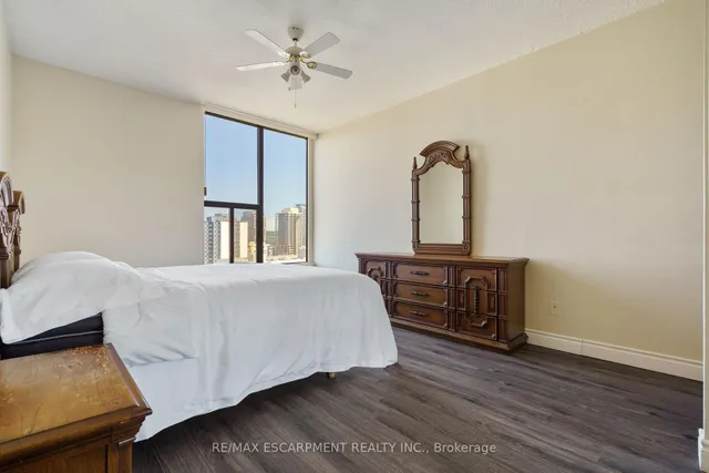 Additional image 30 of 75 Queen St Unit 2203