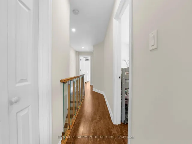 Additional image 17 of 114 BURTON St