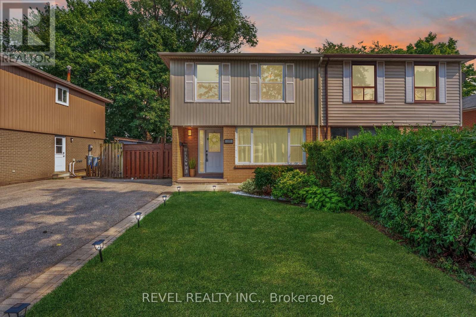 1315 PLAYFORD ROAD|Mississauga (Clarkson), Ontario L5J3V9