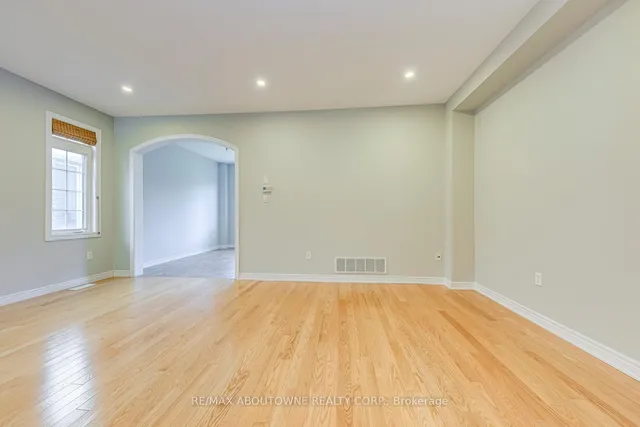 Additional image 7 of 1254 Craigleith Rd