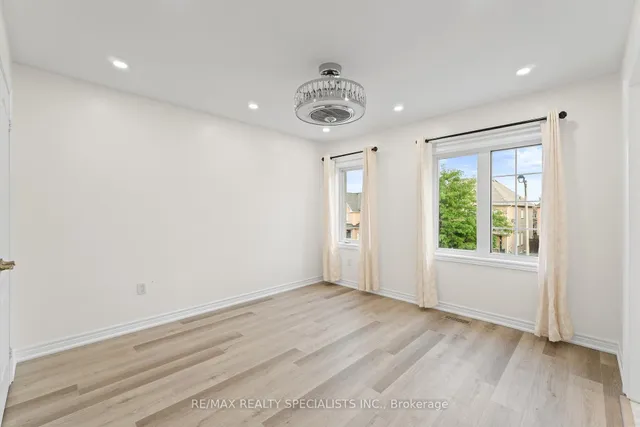 Additional image 26 of 16 Banks Dr