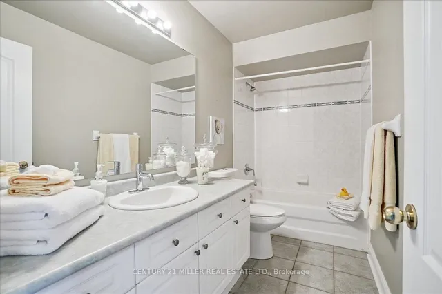 Additional image 30 of 5427 Lakeshore Rd Unit 4