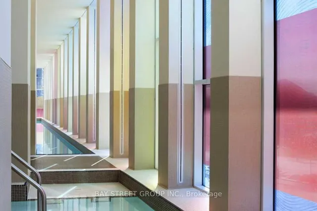 Additional image 37 of 29 Singer Crt Unit 512