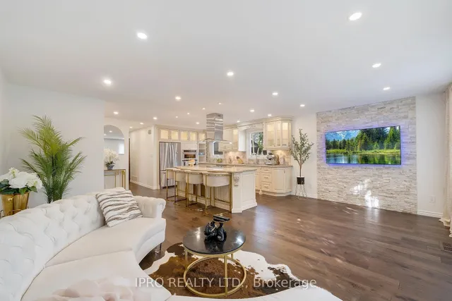 Additional image 12 of 731 Hager Ave