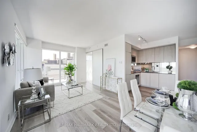 Additional image 10 of 609 Avenue Rd Unit 904