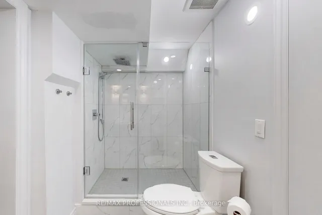 Additional image 40 of 126 Laurel Ave