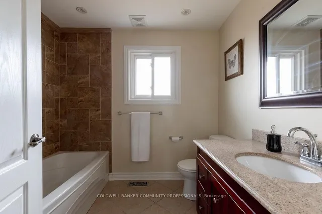 Additional image 14 of 8 Colgate Crt