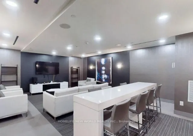 Additional image 28 of 49 East Liberty St Unit 301