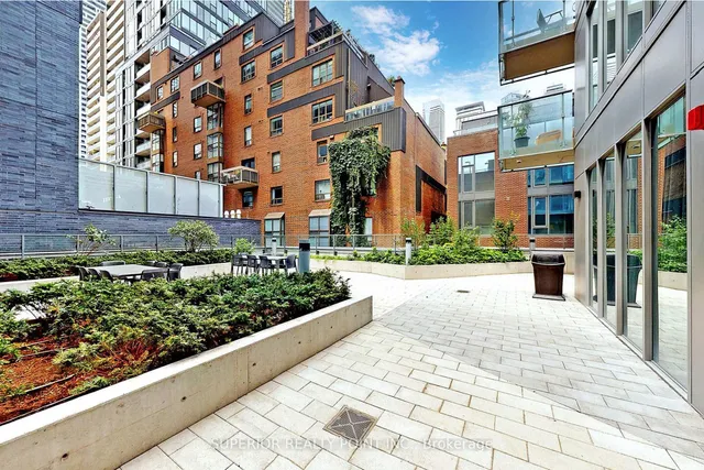 Additional image 44 of 50 Wellesley St Unit 704