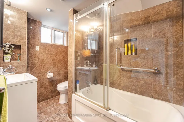 Additional image 40 of 1549 Royal York Rd