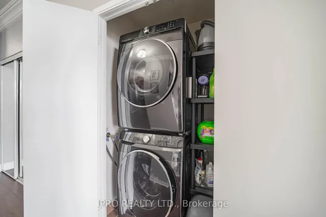 Additional image 9 of 135 Village Green Sq Unit PH21