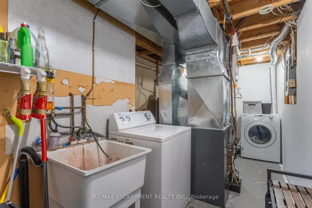 Additional image 39 of 38 Locke St