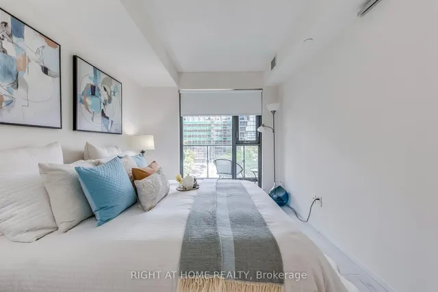 Additional image 20 of 159 Dundas St Unit 611