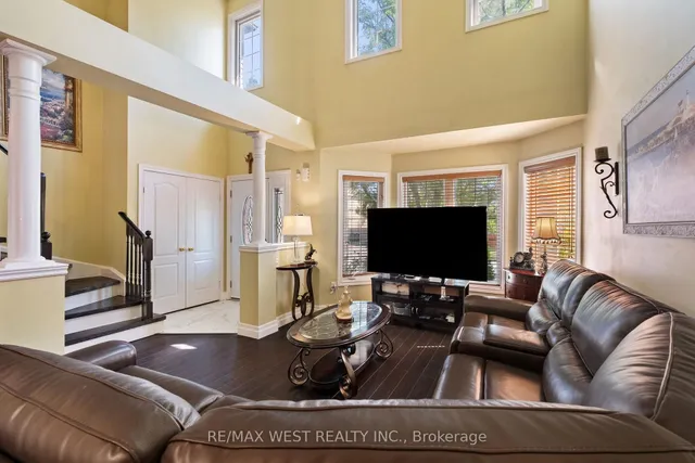 Additional image 2 of 6 Wintercress Circ