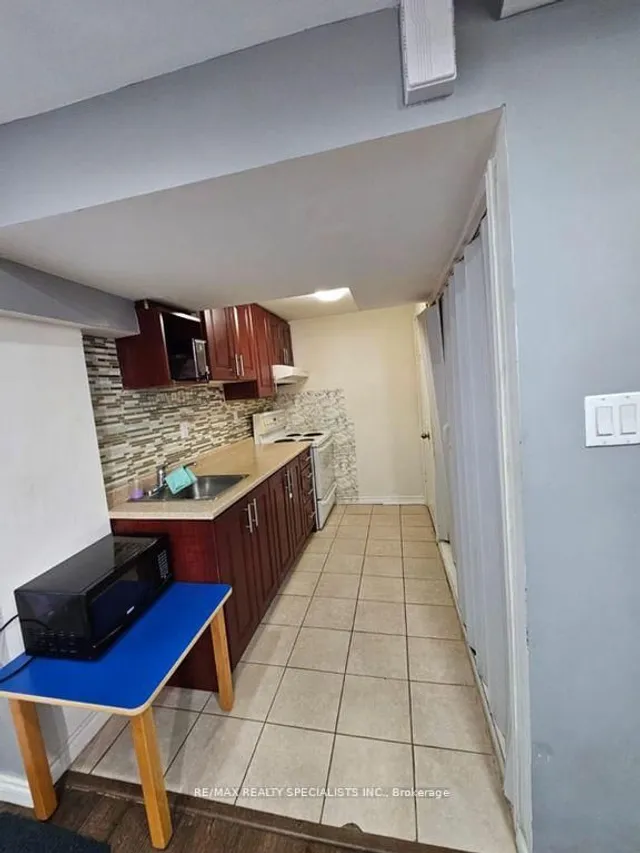 Additional image 34 of 64 Botavia Downs Dr