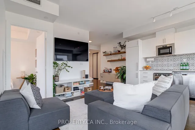 Additional image 5 of 460 Adelaide St Unit 1228