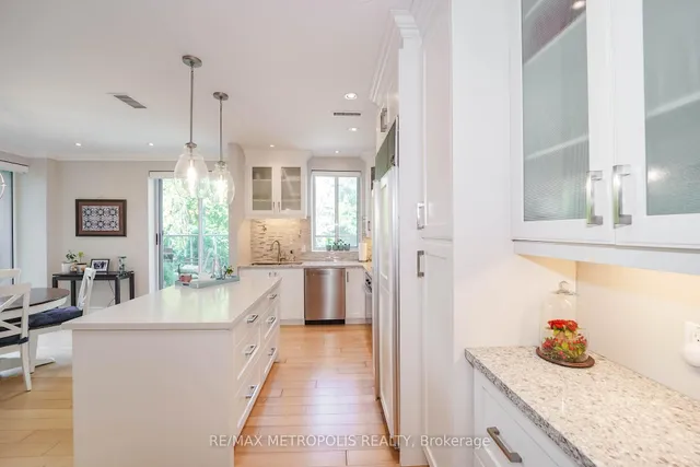 1 Watergarden Way Unit 201