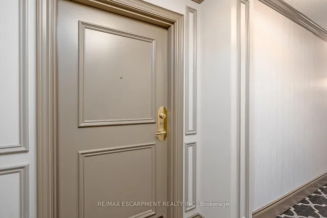 Additional image 4 of 442 Maple Ave Unit 609