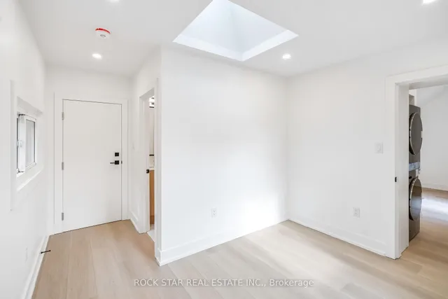 Additional image 36 of 42 Ray St