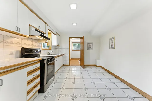 Additional image 33 of 286 LLOYMINN Ave