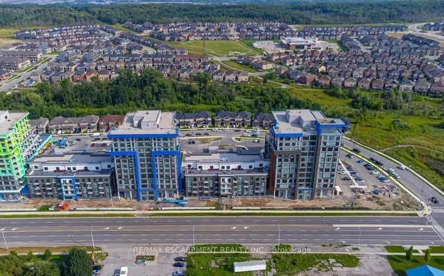 460 Dundas St Unit 703