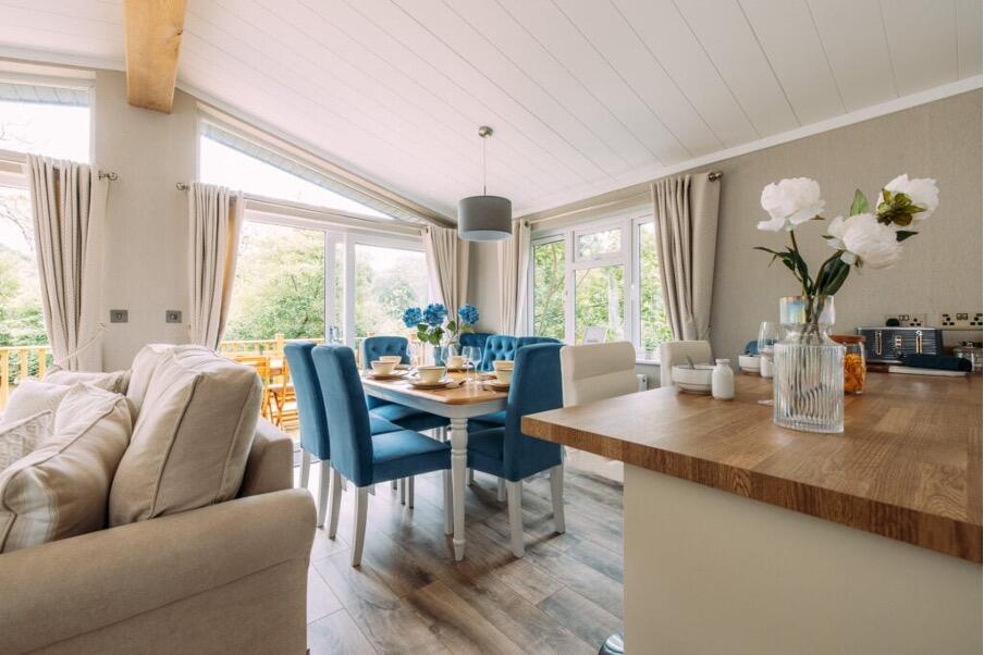 Additional image 4 of BA13 4EH