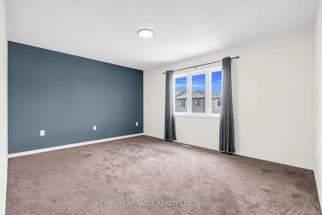 Additional image 25 of 23 Royal Coachman Way