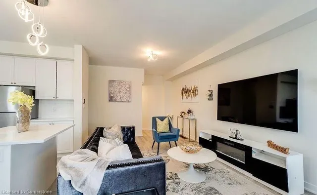 Additional image 19 of 590 North Service Rd